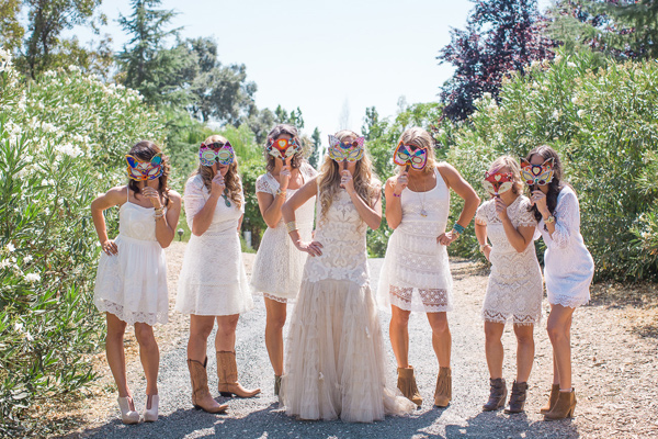 5 Silly Bridesmaid Photo Ideas: Use Those Props! 105
