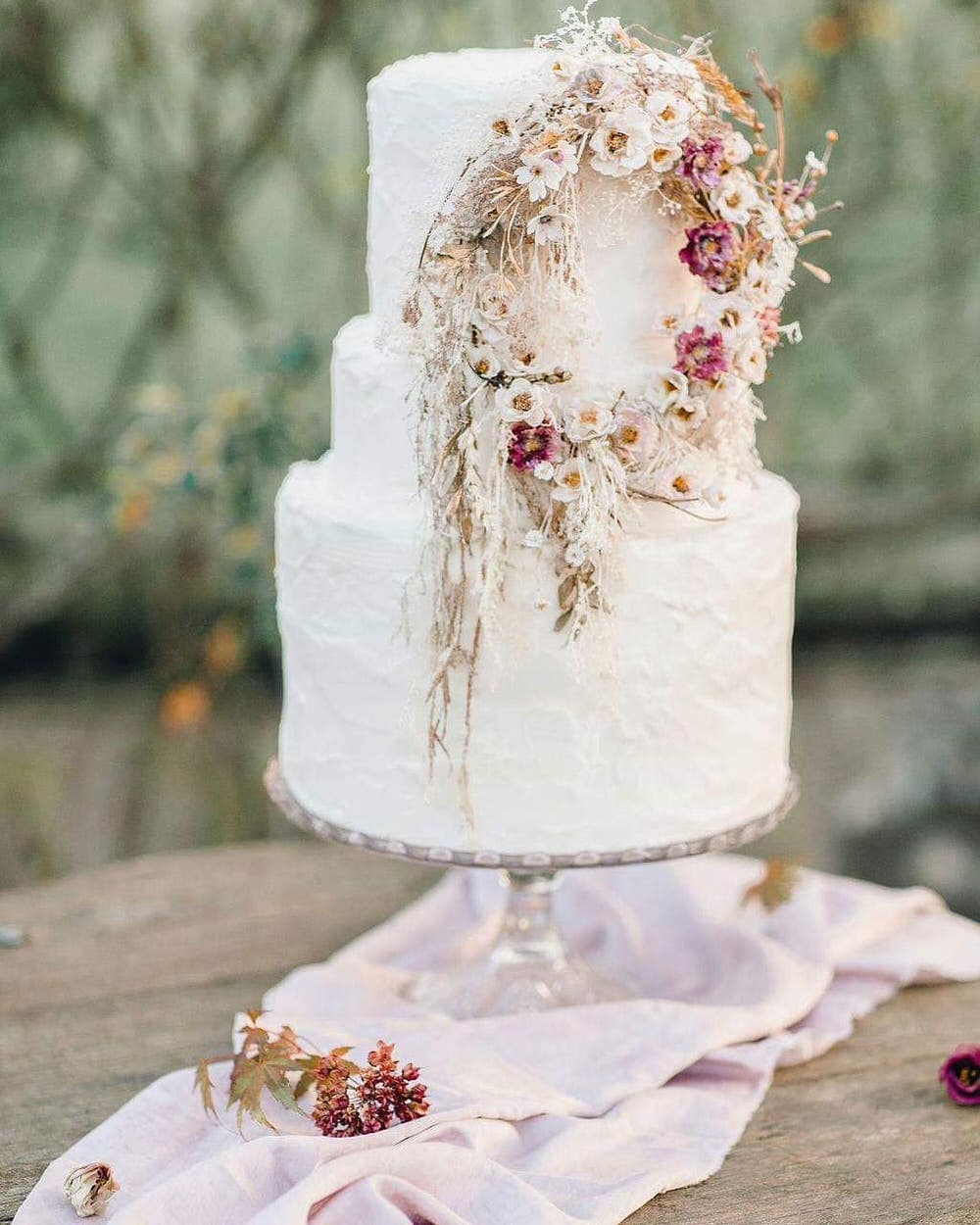Elegant and Exquisite: 30 Wedding Cakes Worth Celebrating