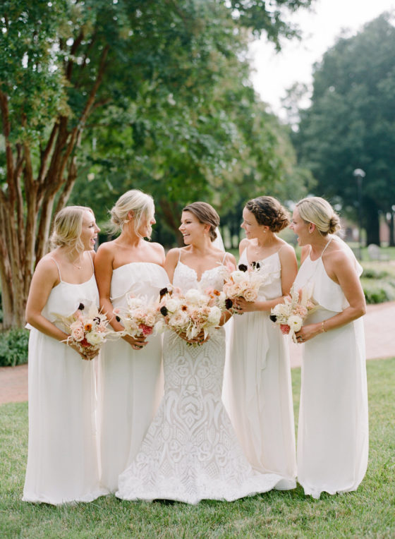 Modern Greenville Wedding with Feathery Florals & a Pop of Black ⋆ Ruffled