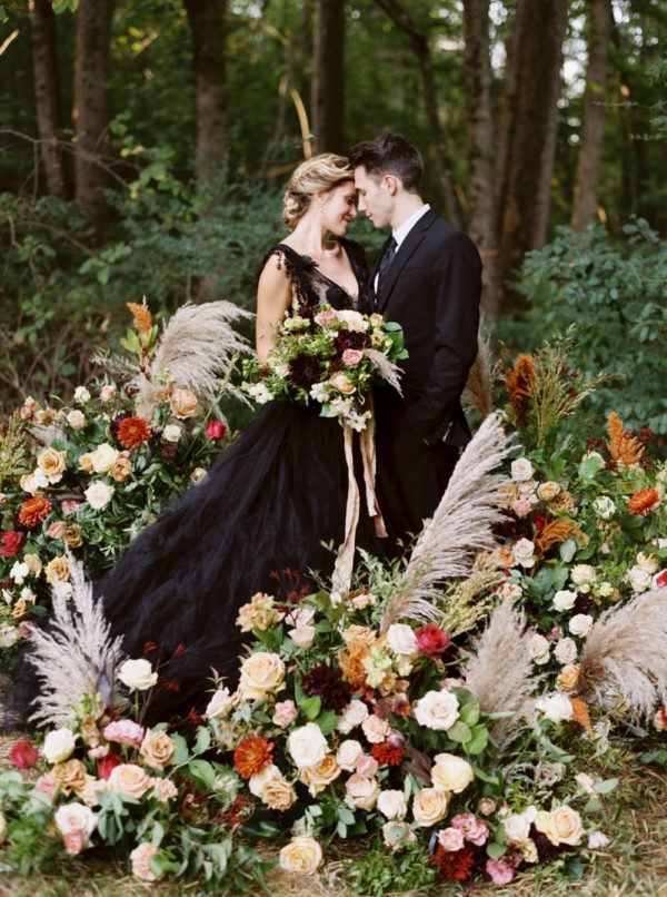 Chic and Moody Wedding Inspiration with a Black Lace Gown ⋆ Ruffled