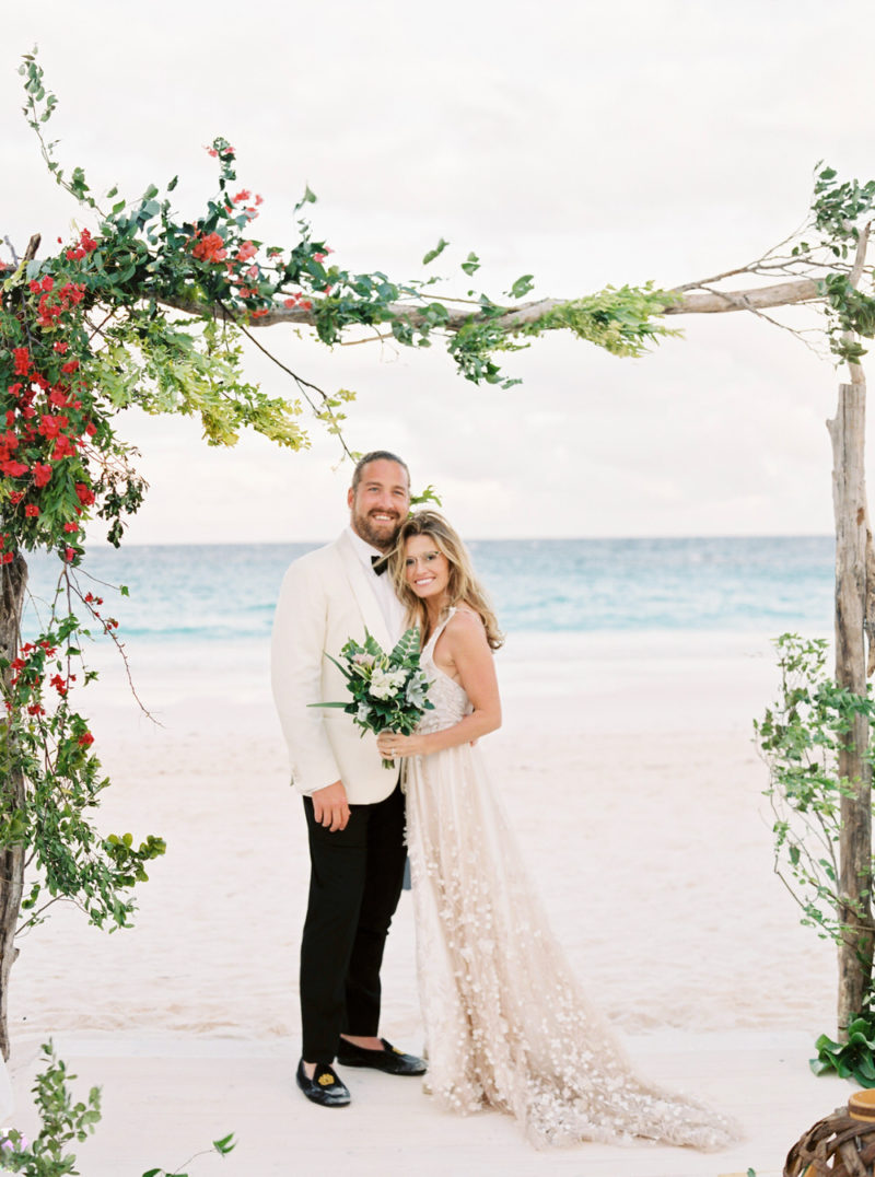 Elegant Bahamas Beach Wedding On The Pink Sands Of Harbour Island ⋆ Ruffled