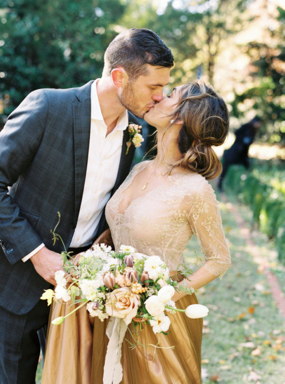 How to Craft an Heirloom Driven Wedding Day