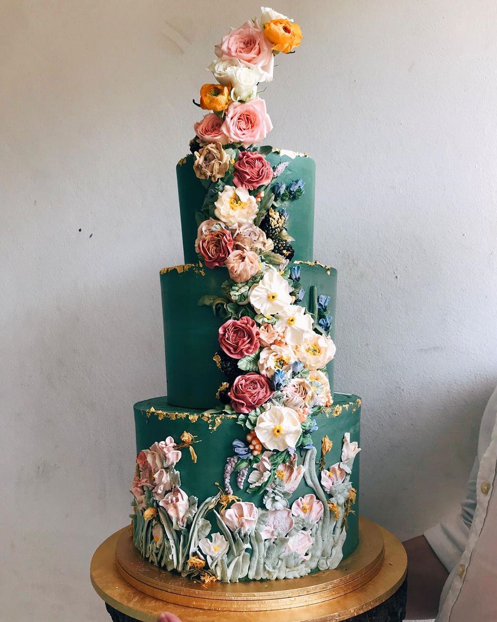3 tier buttercream floral wedding cake - how to dowel, stack, decorate &  pipe 5 petal flowers - YouTube