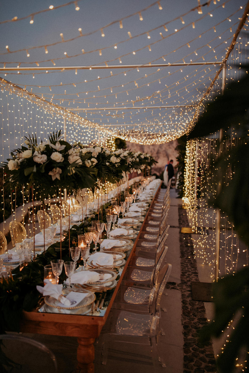 String Light Wedding Decor That Makes Our Hearts Glow Up ⋆ Ruffled