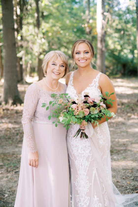 Garden Flower Wedding at Picturesque Swan Lake ⋆ Ruffled