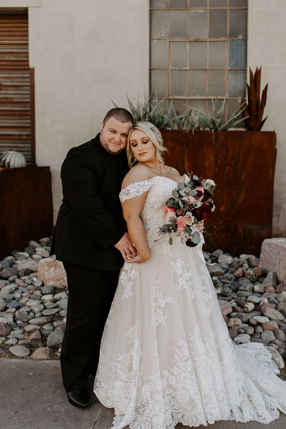 https://ruffledblog.com/wp-content/uploads/2020/08/moody-industrial-wedding-icehouse-downtown-phoenix-09.jpg