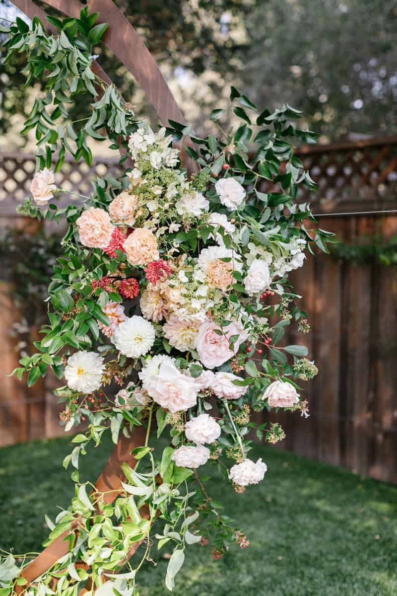 Cozy Backyard Wedding With Pastel Dahlias and Craft Cocktails – Ruffled