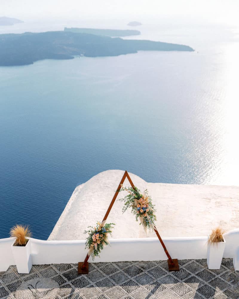 Caldera Cliffs Elopement With Peach & Blue Florals ⋆ Ruffled