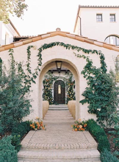 Spanish Mission Style Wedding With Modern Abstract Decor ⋆ Ruffled