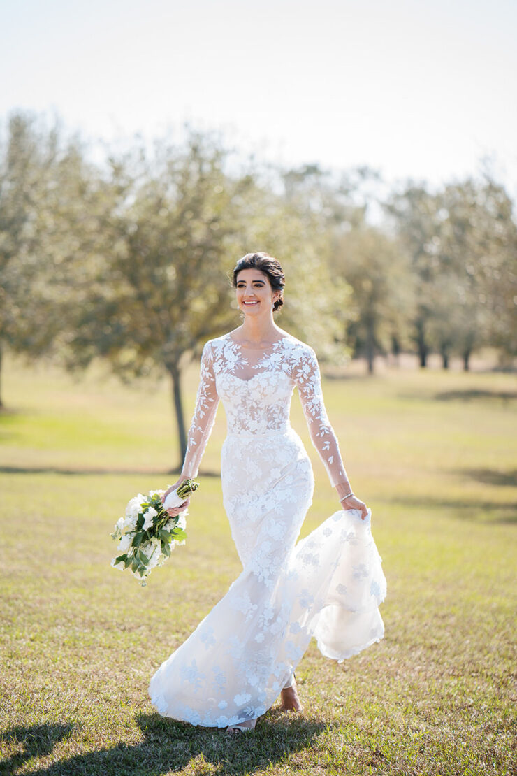 A Blue Hydrangea Wedding with Classic Decor & Southern Charm ⋆ Ruffled