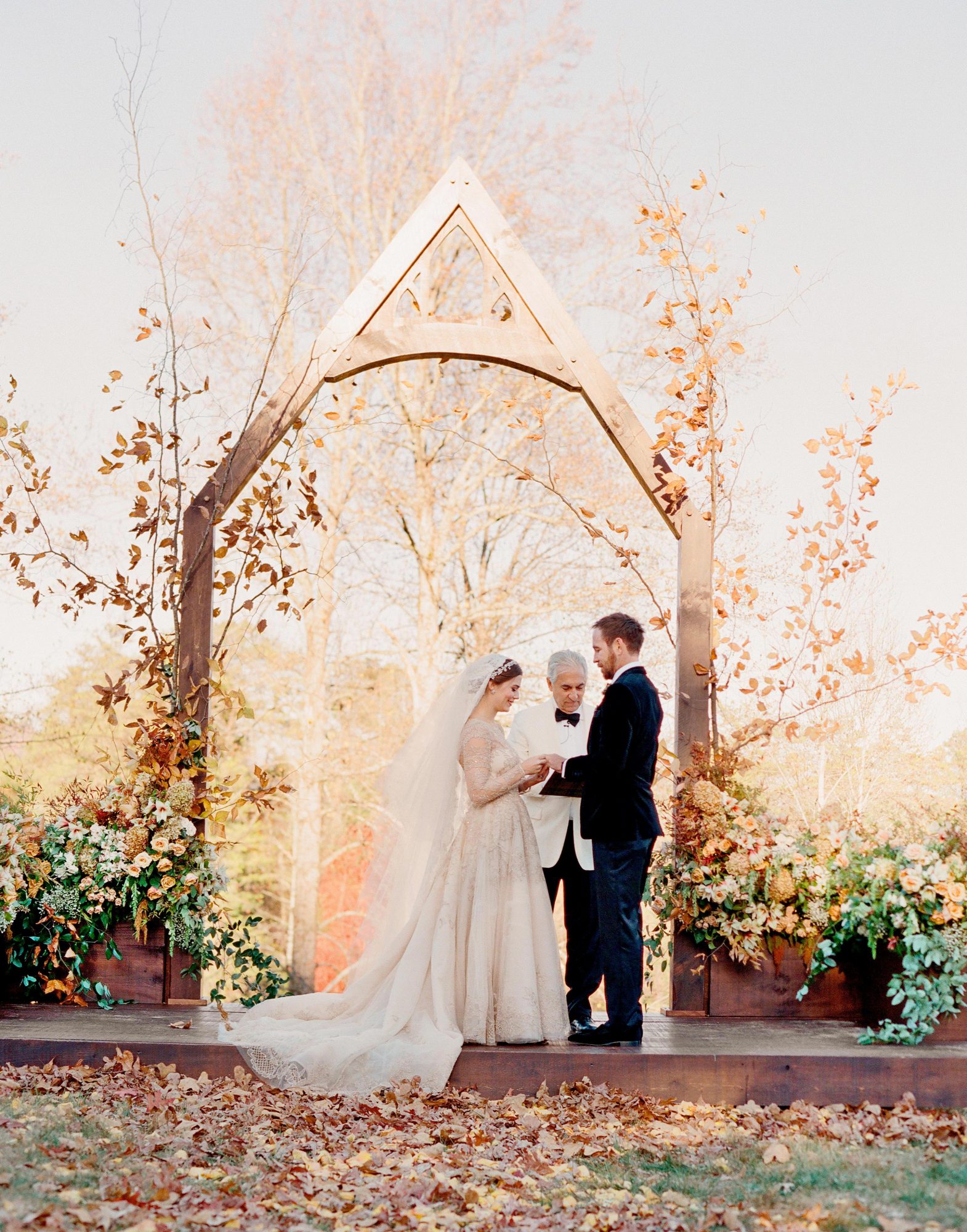 Fall Wedding Ceremony Decor Ideas Seasonal Blooms