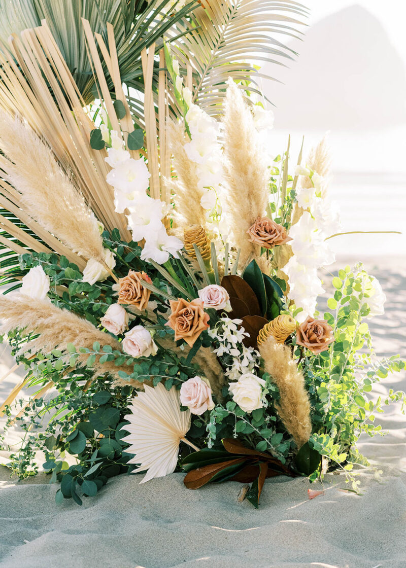 Portland Beach Minimony With A Palm Bedecked Moon Gate ⋆ Ruffled