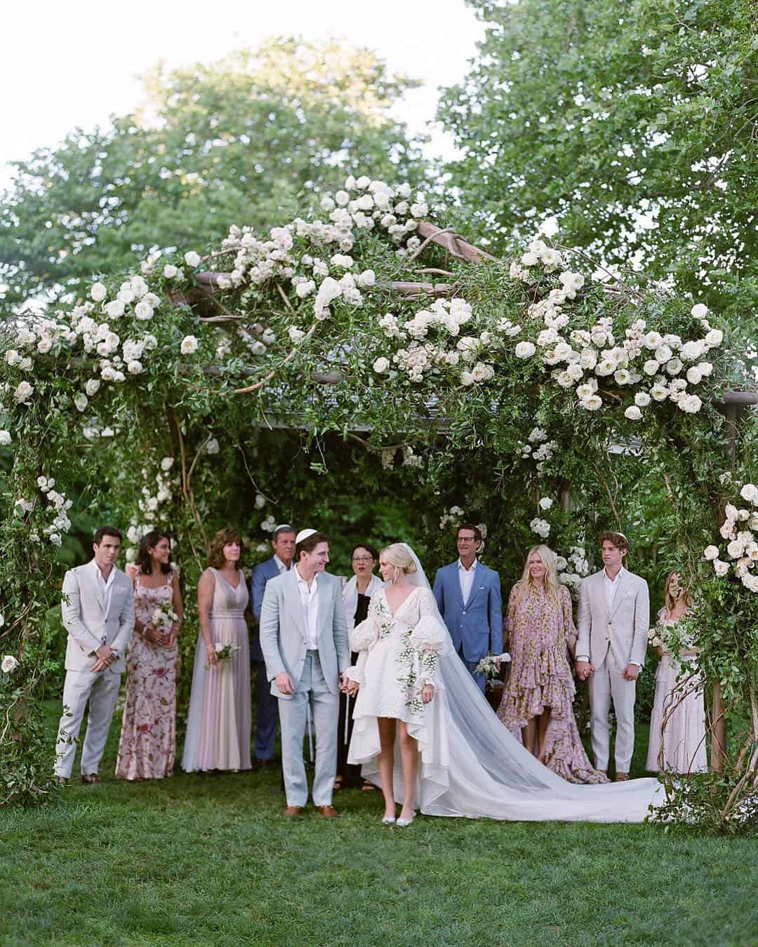 Tendance de la mode des robes de mariée courtes