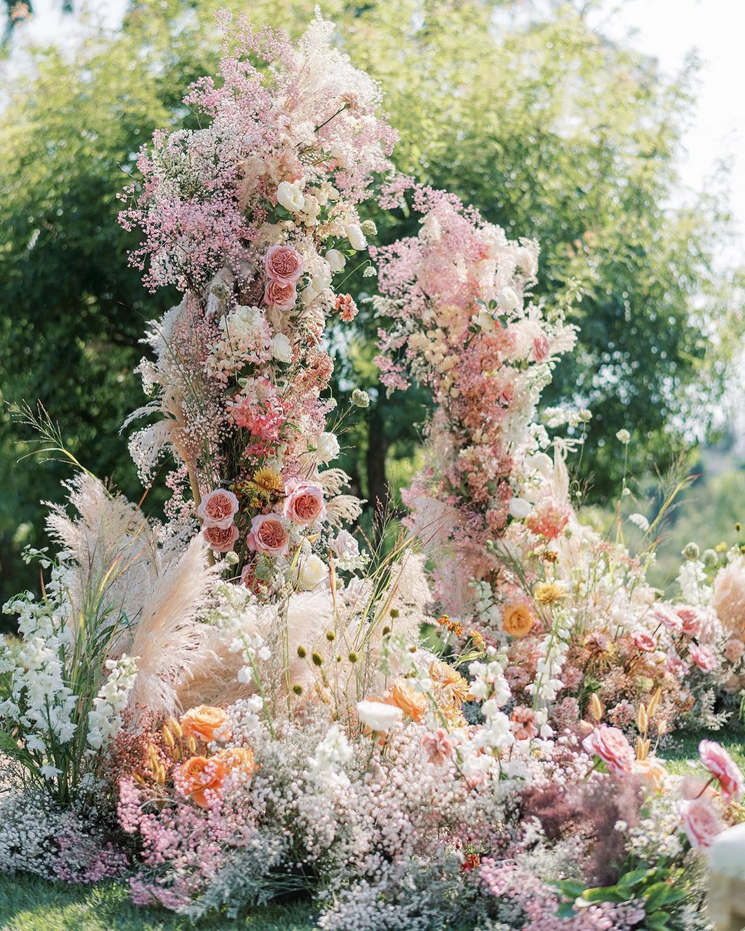 Arche florale colorée Mariage d'été
