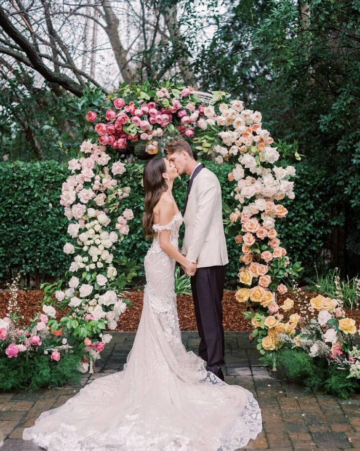 Colorful Ceremony Backdrops for Summer Weddings ⋆ Ruffled