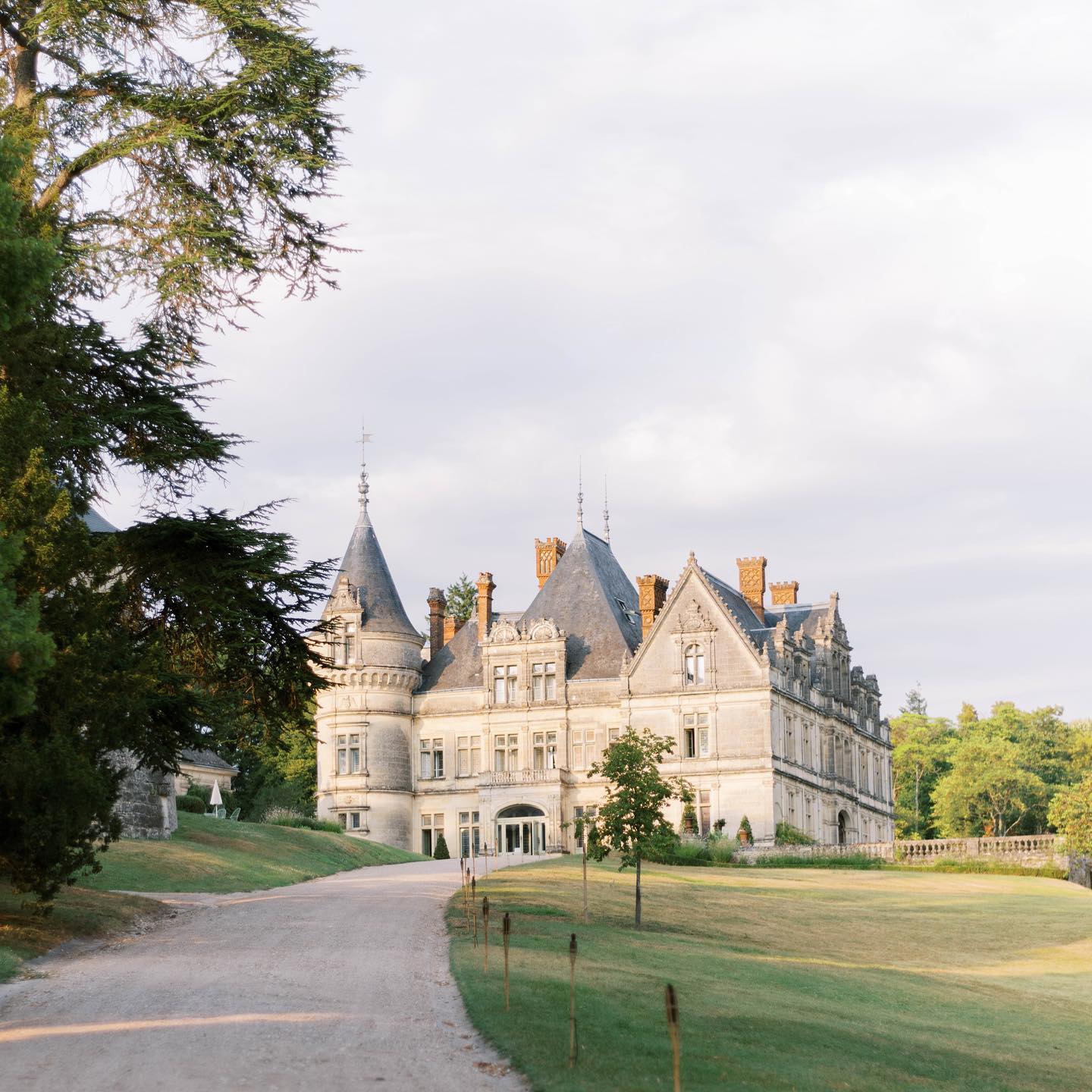 Prettiest Wedding Venues In France Ruffled Chateau De La Bourdaisiere Sophie Kaye