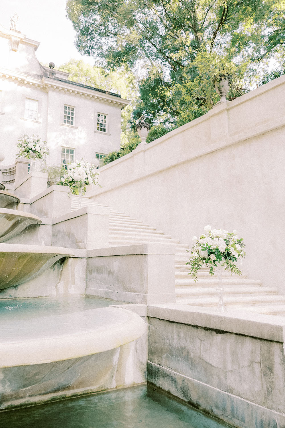 Classic Meets Luxe in this Swan House Wedding With A Nigerian Money Spray Moment ⋆ Ruffled