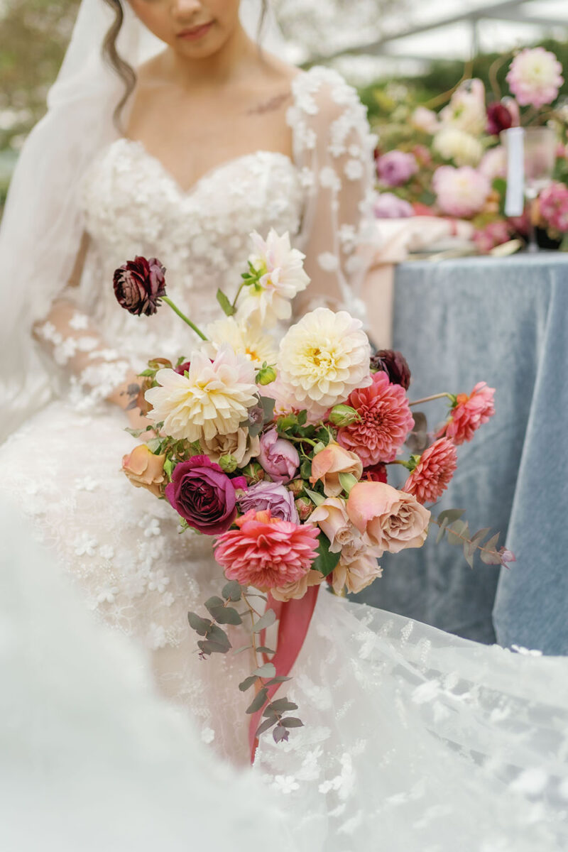 Modern Teal & Fuchsia Wedding Inspiration With Velvet Details ⋆ Ruffled