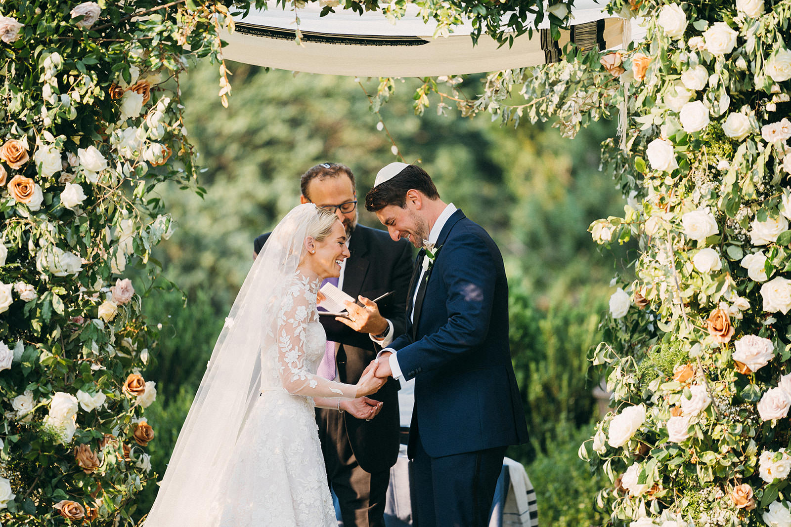 This Garden Chic Wedding is Like a Stroll in Paradise ⋆ Ruffled