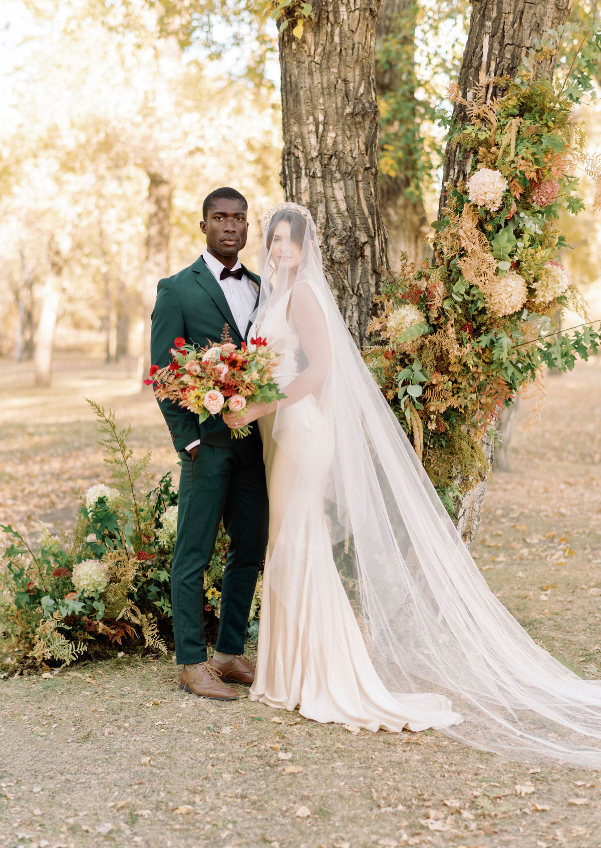 Intimate Autumnal Wedding With Luxury Textures and Al Fresco Dining ⋆  Ruffled