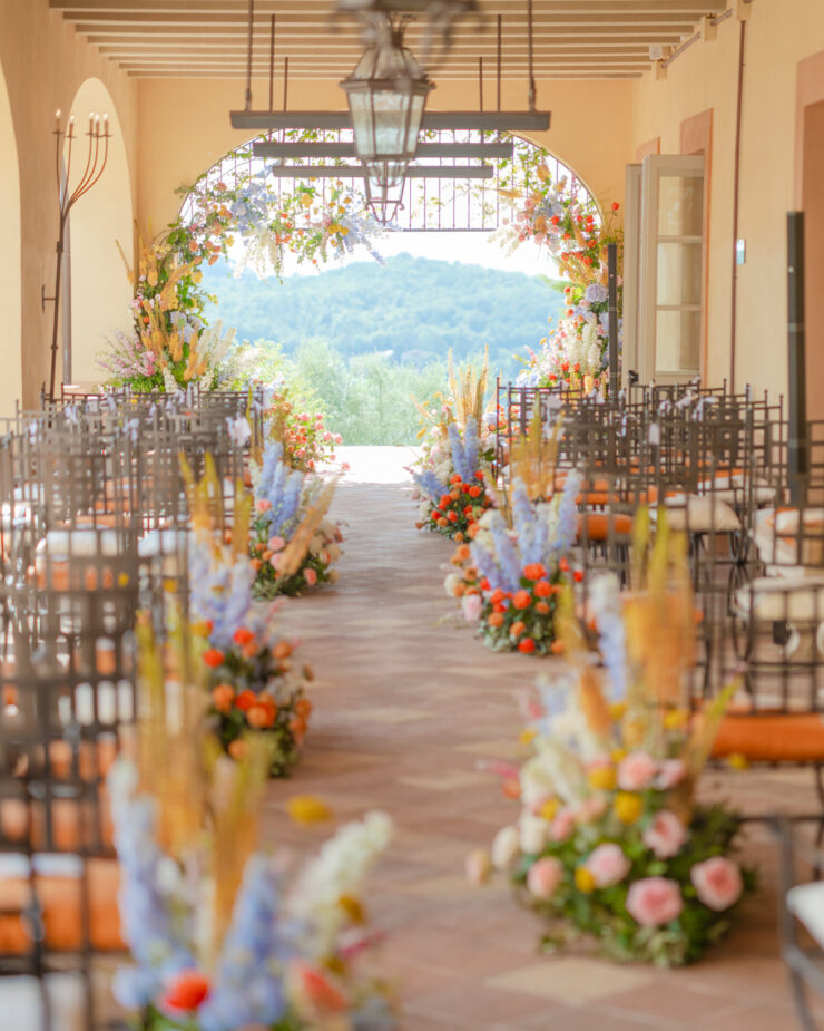 Colorful Bloom Explosion for this Enchanting Wedding in Tuscany ⋆ Ruffled