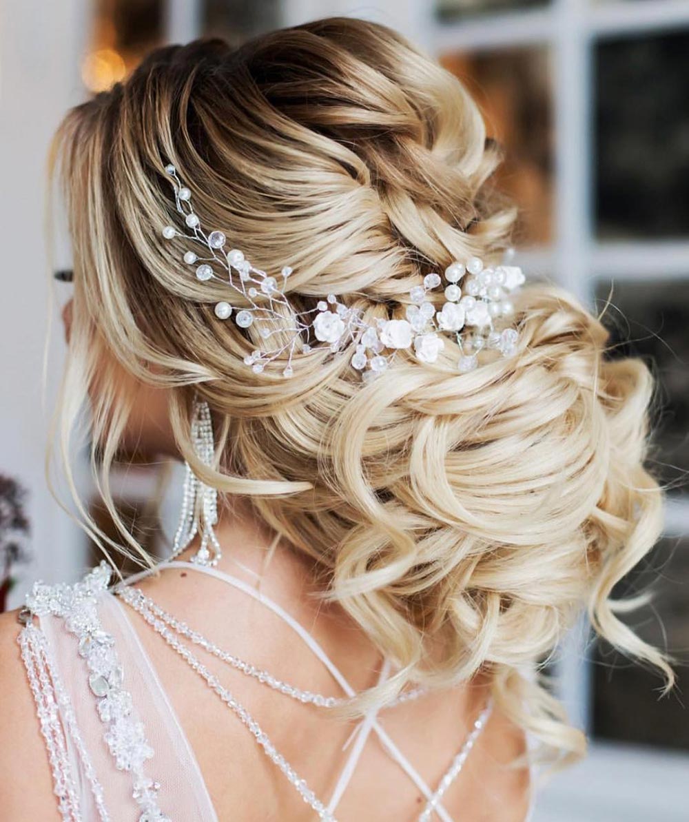 14 Dreamy Loose Wedding Hairstyles | weddingsonline
