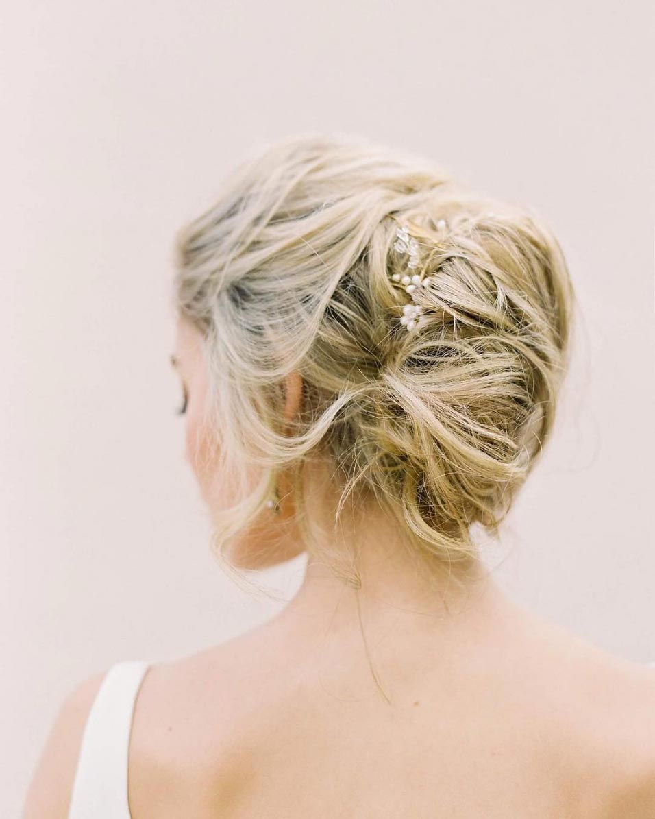 34 Loose Wedding Updos for Brides with Long Hair ⋆ Ruffled