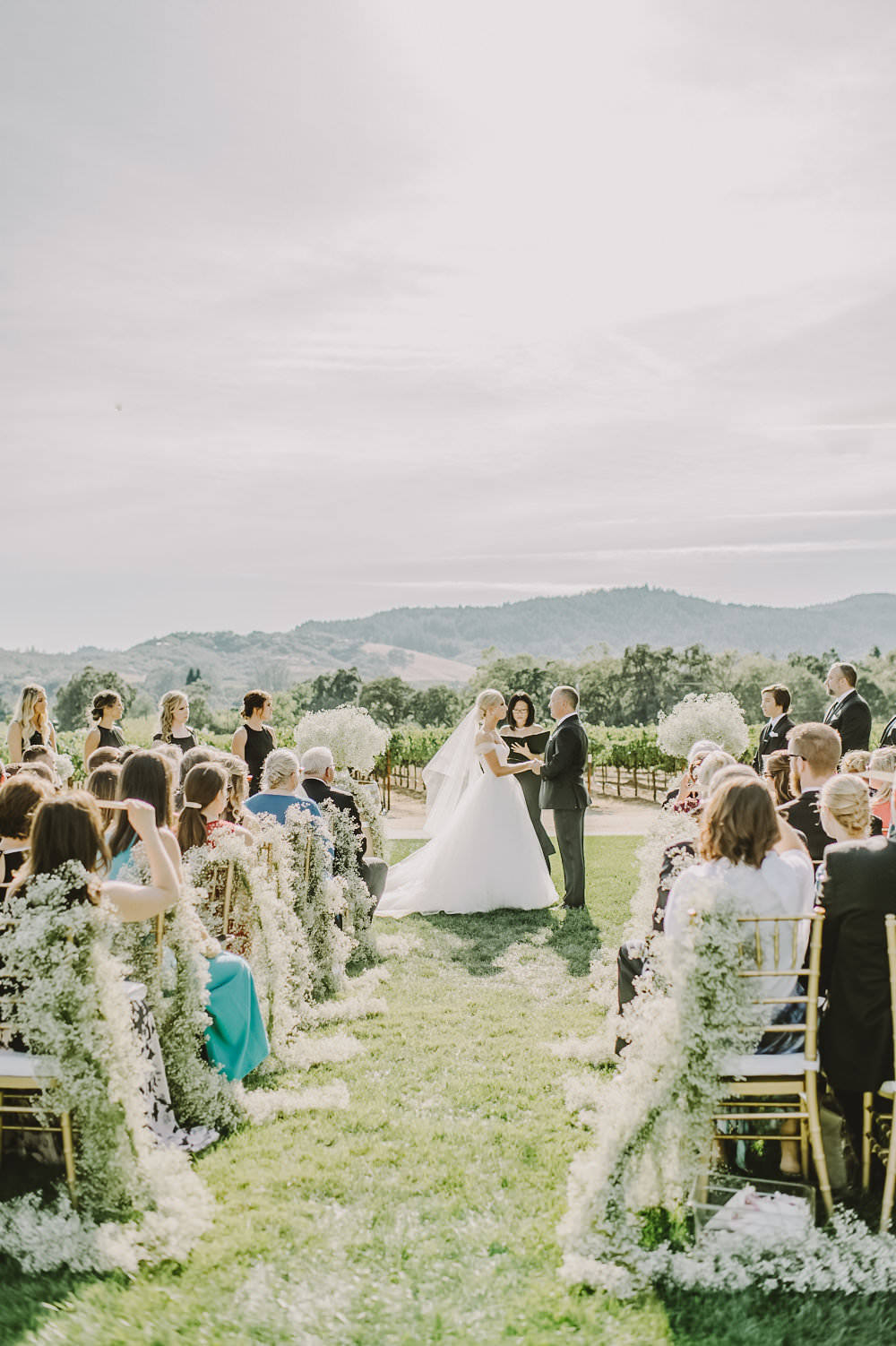 Baby's Breath Lovers Chic Wedding in Wine Country ⋆ Ruffled