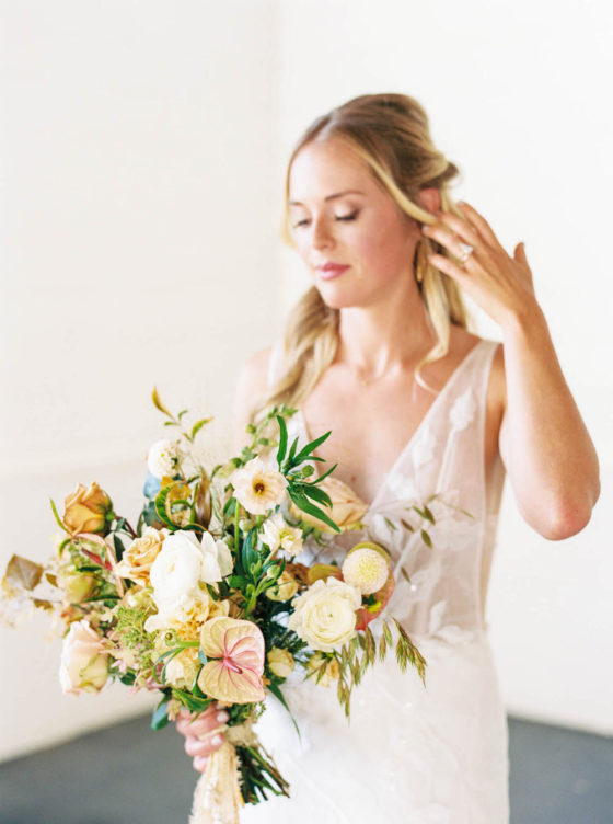 Bright & Modern California Fall Wedding in Calistoga ⋆ Ruffled