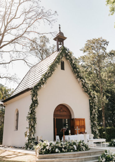 Costa Rica Destination Wedding with Ultra Sweet Centerpieces ⋆ Ruffled