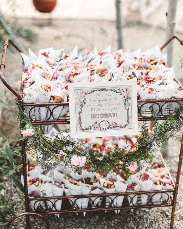 15 Elevated Ways You Can Use Pressed Flowers for Weddings ⋆ Ruffled