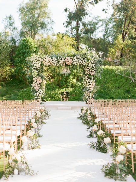 Luxe Santa Fe Wedding With a Lush Floral Chuppah ⋆ Ruffled