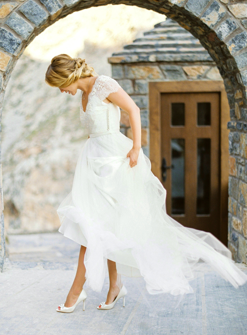 bridal fashion - photo by Olga Plakitina https://ruffledblog.com/an-intimate-crete-wedding-with-mediterranean-style