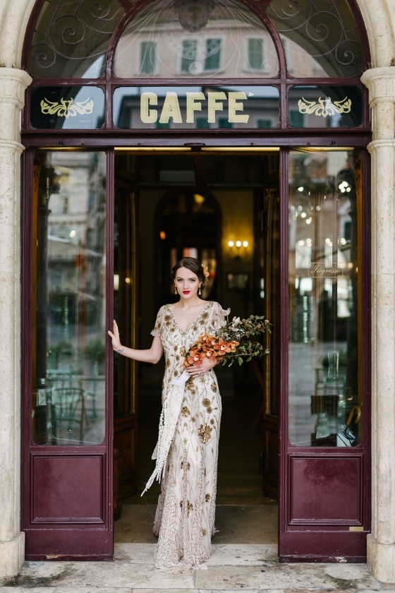 Art Deco Wedding Inspiration in a Renowned Italian Cafe