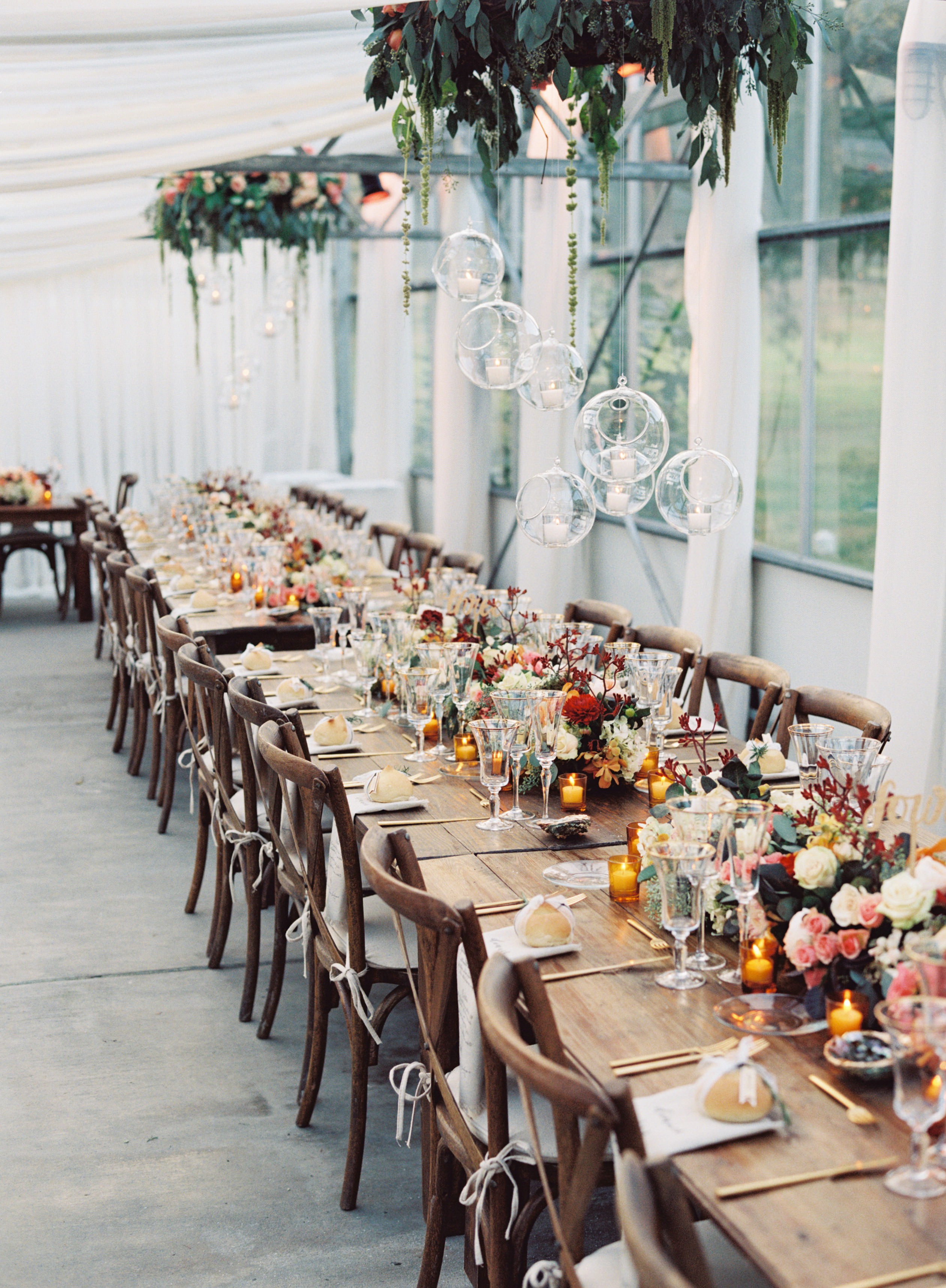 30 of Our Most Pinned Fall Weddings - https://ruffledblog.com/30-of-our-most-pinned-fall-weddings