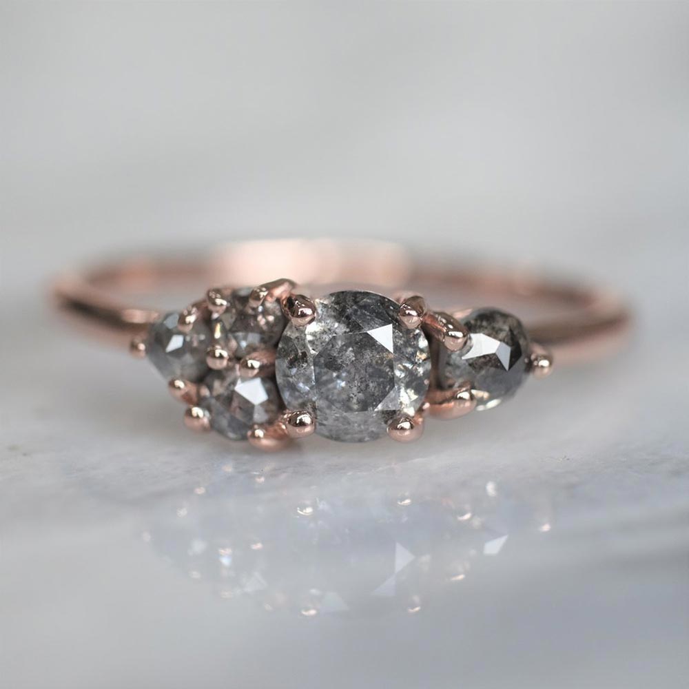 20 Black Diamonds for the Boho Bride #engagementrings #alternativebridalstyle #blackdiamonds