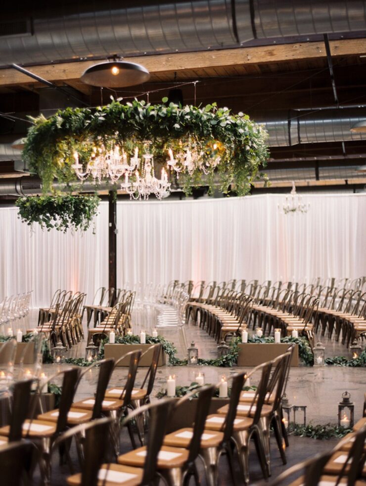 Chic Greenery Wedding at This Industrial Chicago Venue ⋆ Ruffled