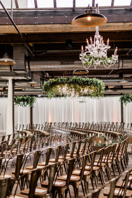 Chic Greenery Wedding at This Industrial Chicago Venue ⋆ Ruffled