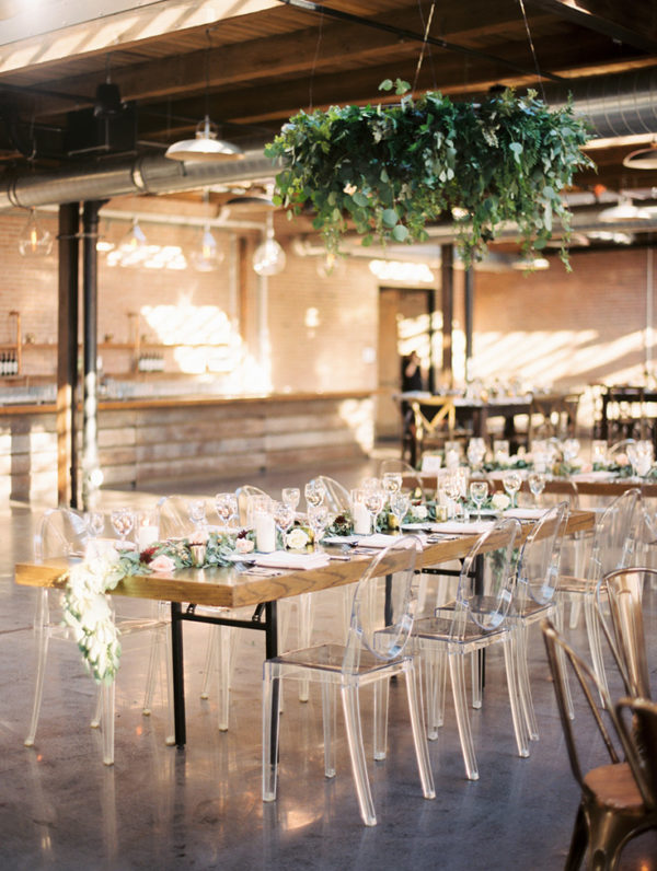 Chic Greenery Wedding at This Industrial Chicago Venue ⋆ Ruffled