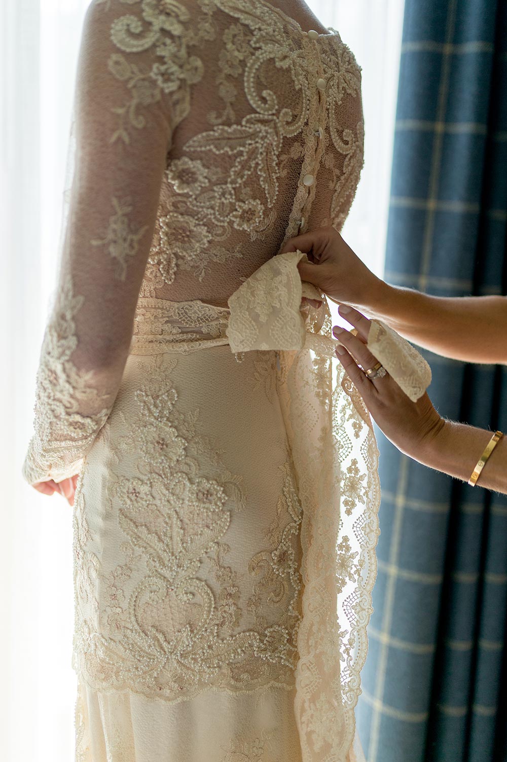 vintage lace wedding dress with long sleeves