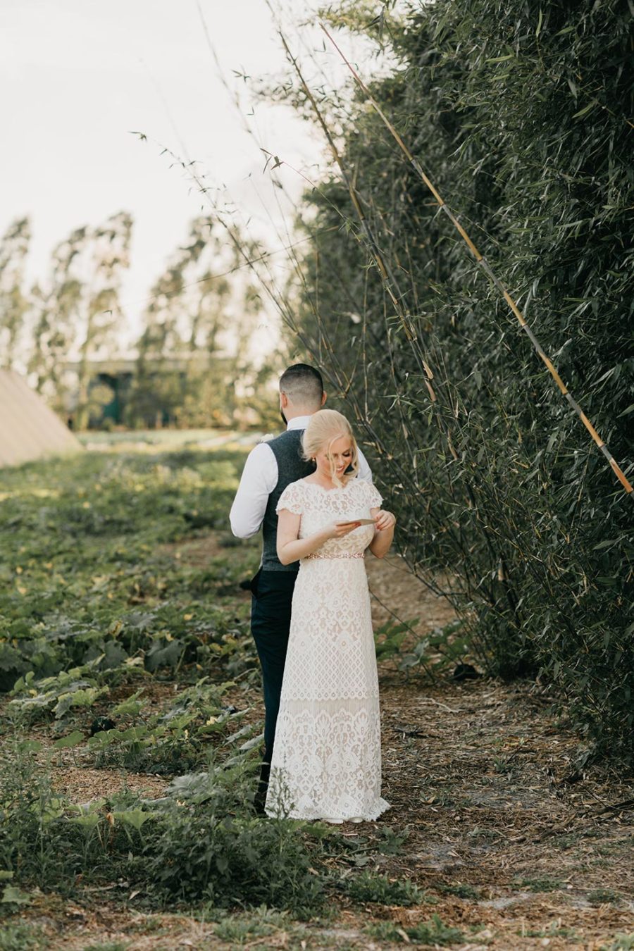 Cranberry Hued Winter Wedding With A Spectacular Ceremony Backdrop ⋆ Ruffled 1652