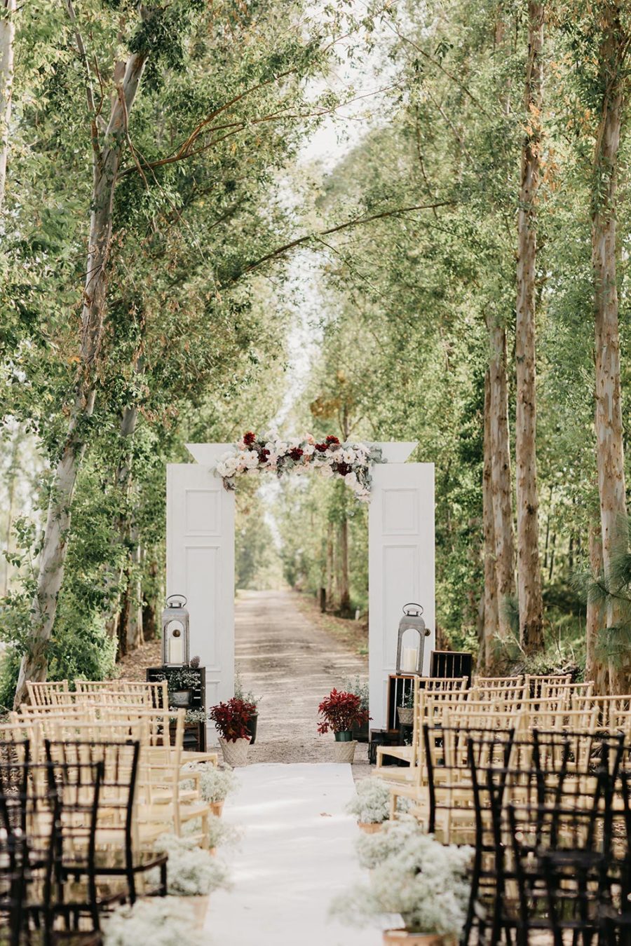 Cranberry Hued Winter Wedding With A Spectacular Ceremony Backdrop ⋆ ...