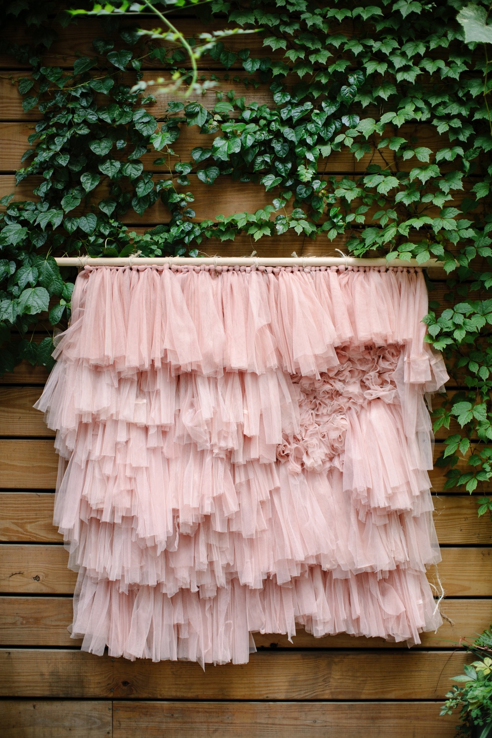 DIY Tulle Wall Hanging ⋆ Ruffled