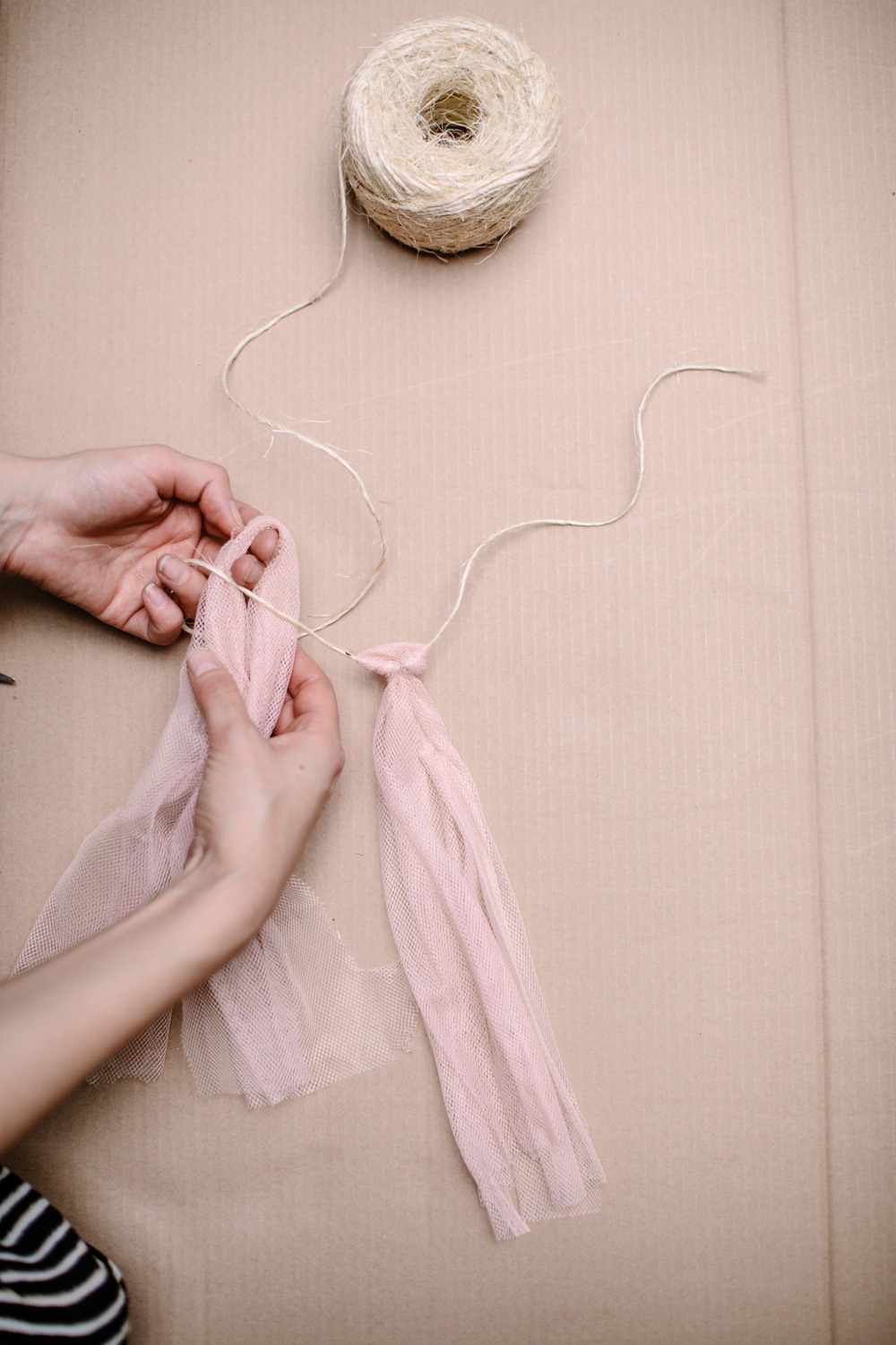 DIY Tulle Wall Hanging ⋆ Ruffled