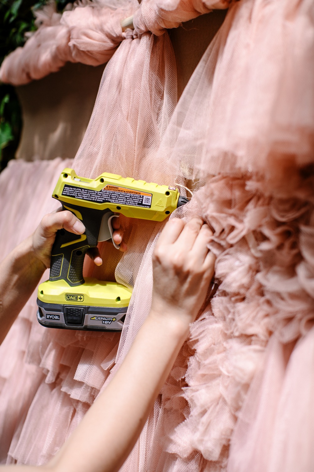 DIY Tulle Wall Hanging ⋆ Ruffled