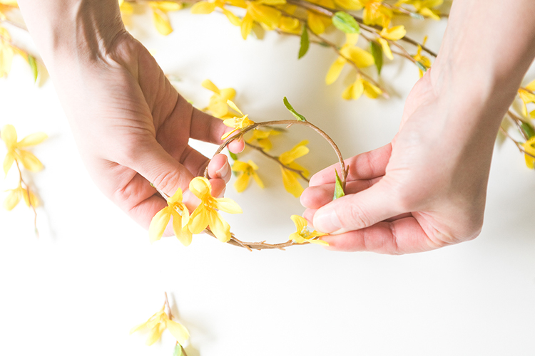 diy mini wreath cake topper