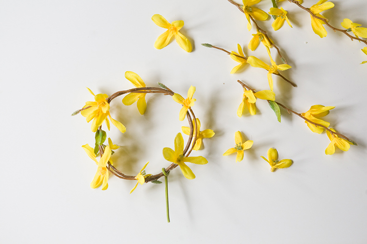 diy mini wreath cake topper