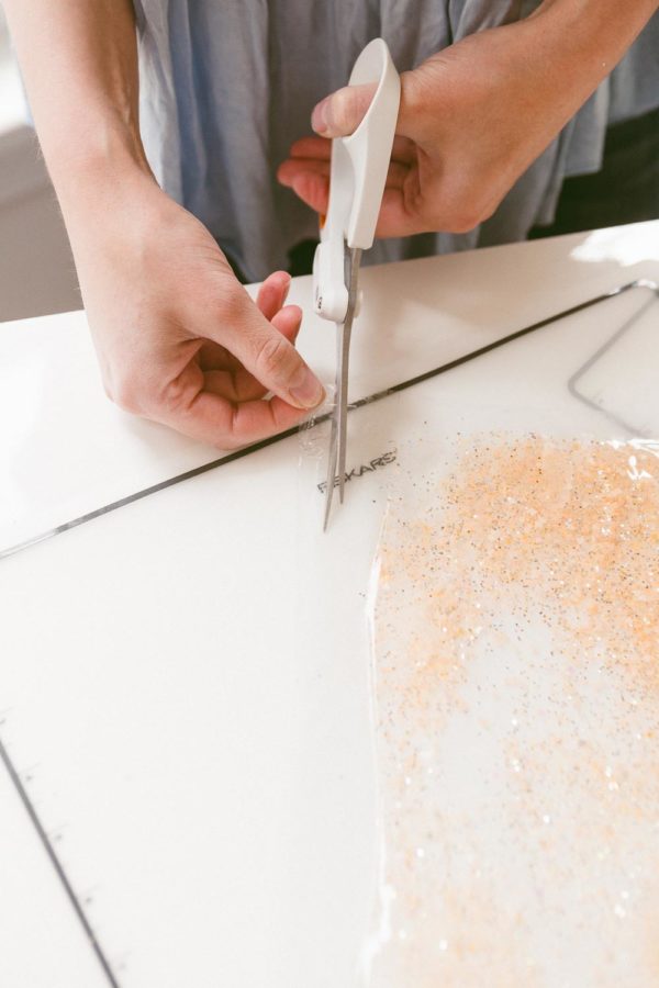 DIY LiquidFilled Glitter Placemats ⋆ Ruffled