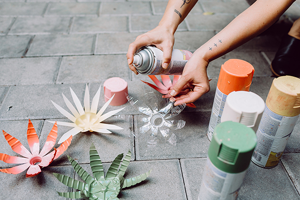 DIY Plastic Bottle Flower Wreath ⋆ Ruffled