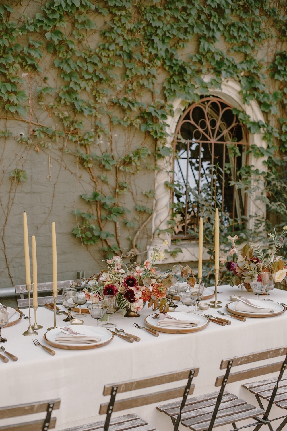 Earth Toned Courtyard Wedding Inspiration with Bridal Fashion Goals ⋆ ...